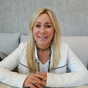 Meet your Posher, Caryn